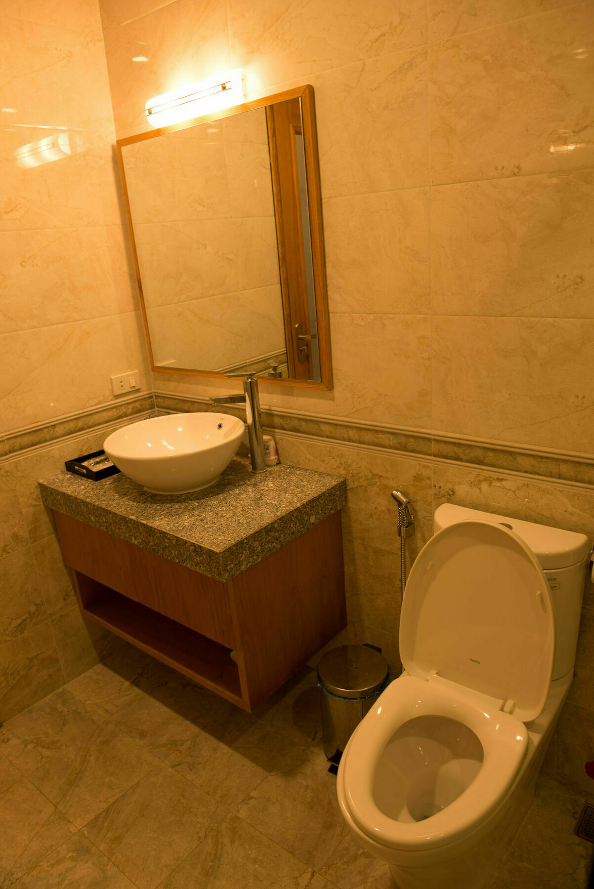 Hotel Sinh Plaza Hanoi
